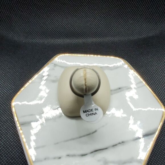 Silver Tone Ring with a Wave Pattern - Picture 5 of 6